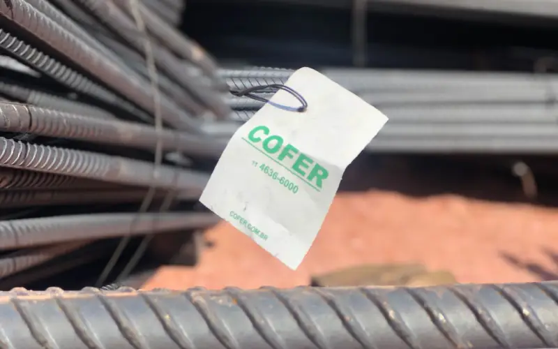 Desperdício de vergalhão 10mm: Boas práticas para aproveitar melhor o material na obra